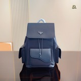 Prada Новая модель рюкзака. Ретро-стиль в моде, и если говорить о рюкзаках, то н