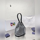Prada | Сумка, украшенная бриллиантами. Внимание! Она светится! «Серебряный свет