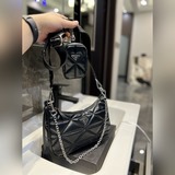 Новая модель сумки Prada Hobo 3-in-1, которая завоевала мир моды, просто восхити