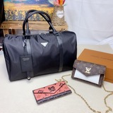 Трехкомпонентный набор Prada LV： сумка Prada для путешествий + сумка LV с цепочк