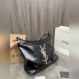 Подарочная упаковка YSL очень универсальна. Главное, что она молодо выглядит, и 