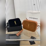 В комплекте сумка для фотоаппарата, высокое качество, новая модель, последний вы