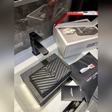 Версия для беспошлинных магазинов. Складная подарочная коробка в форме самолета.