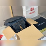 Подарочная сумка из duty-free магазина «Ysl Kaia Little Pig Bag» Saint Laurent.