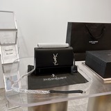 Новая модель от YSL, только что поступила в продажу. Просто восхитительна. Ориги