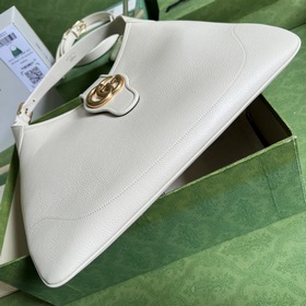 Серия GG «Gucci Stars» была представлена в историческом замке Мон