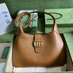 GG «Gucci Stories» i серия была представлена в историческом замке