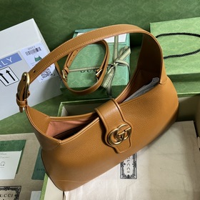 GG «Gucci Stories» i серия была представлена в историческом замке