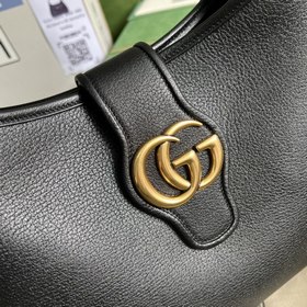 Серия GG «Gucci Stories» была представлена в историческом замке М