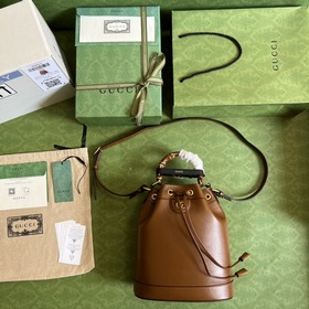 Серия GG Bucket Bag. Эта сумка через плечо из серии GG Bucket Bag