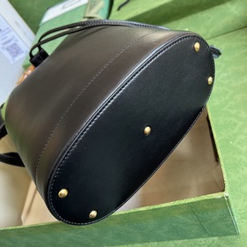 Серия GG Bucket Bag. Эта сумка-букет из серии GG Bucket Bag, созд