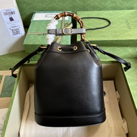 Серия GG Bucket Bag. Эта сумка-букет из серии GG Bucket Bag, созд
