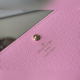 Артикул： N63551 Этот кошелек Sarah из серии 2022 года, выполненны