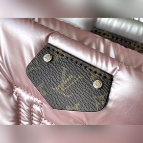 Артикул： M21056 Серебристый / Розовый Сумка изготовлена из перера