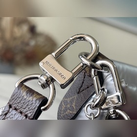 Артикул： M21056 Серебристый / Розовый Сумка изготовлена из перера