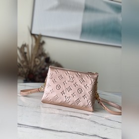 Артикул： M57654 Эта сумка BB из мягкой кожи с тиснением Monogram 