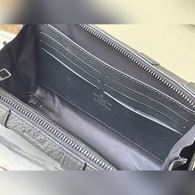 Артикул： M80224 Сумка из кожи с тисненым узором T имеет компактн