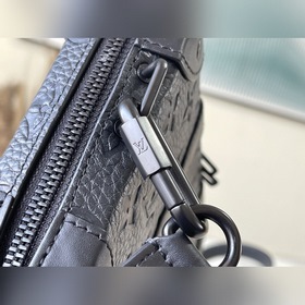 Артикул： M80224 Сумка из кожи с тисненым узором T имеет компактн