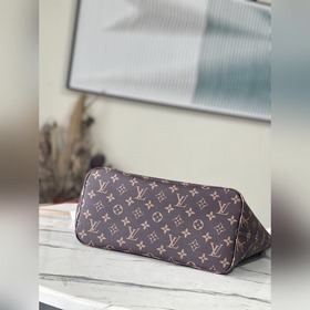 Артикул： M40995 NEVERFULL средняя сумка с шелкографией виде щенка