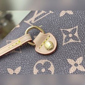 Артикул： M40995 NEVERFULL средняя сумка с шелкографией виде щенка