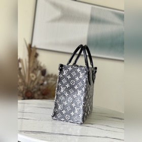 Артикул： M46448 Цвет： джинсовый. Эта сумка OnTheGo среднего разме
