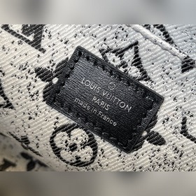 Артикул： M46448 Цвет： джинсовый. Эта сумка OnTheGo среднего разме