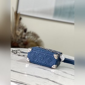 Артикул： M21368 Синий Эта сумка из кожи, имитирующей текстуру джи