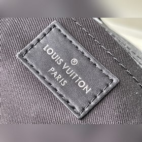 Артикул： M21399 Эта сумка из серии 25 изготовлена из парусины с п