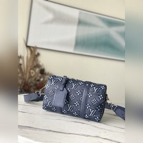 Артикул： M21448 Эта модель  сумка изготовлена из кожи с эффектом