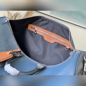 Артикул： M21377 Эта сумка Keepall 50 выполнена из кожи разных отт
