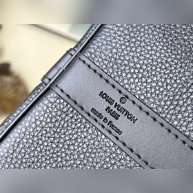 Артикул： M21420 Эта сумка Keepall изготовлена из кожи быка и демо
