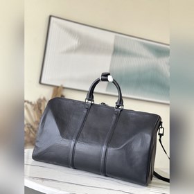 Артикул： M21420 Эта сумка Keepall изготовлена из кожи быка и демо