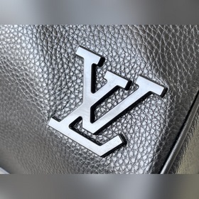 Артикул： M21420 Эта сумка Keepall изготовлена из кожи быка и демо