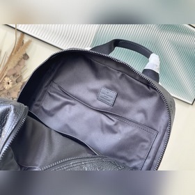 Артикул： M59924 Этот рюкзак Dean изготовлен из простой кожи кожи 