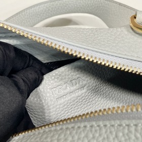 Новый номер модели： 1BH078 Логотип с резьбой Эта сумка через плеч