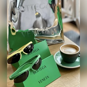 Официальный сайт BOTTEGA VENETA Модель： BV1114S