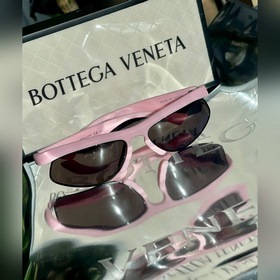 Официальный сайт BOTTEGA VENETA Модель： BV1114S