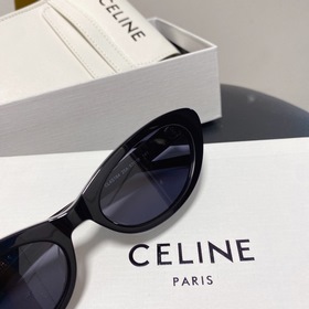Новая модель на официальном сайте CELINE  CL4S184 →Белый
