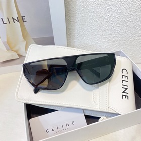 CELINE Селин, модель, аналогичная модели на фото с Дженом Бэраном