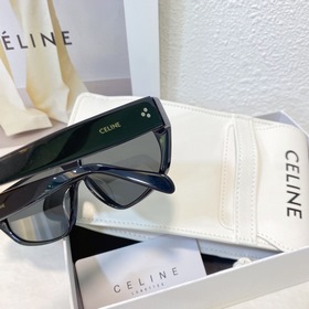 CELINE Селин, модель, аналогичная модели на фото с Дженом Бэраном