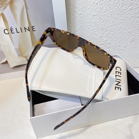 CELINE Селин, модель, аналогичная модели на фото с Дженом Бэраном