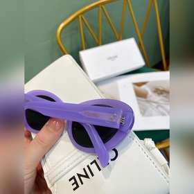 Плакат Celine, популярный среди интернет-блогеров на платформе Xi