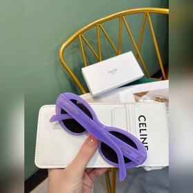Плакат Celine, популярный среди интернет-блогеров на платформе Xi