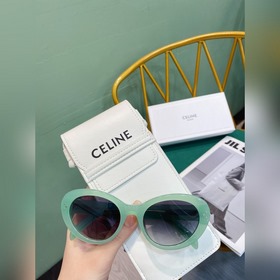 Новая реклама на официальном сайте CELINE. Простой стиль, который
