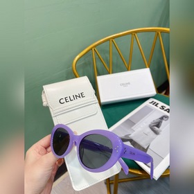 Новая реклама на официальном сайте CELINE. Простой стиль, который