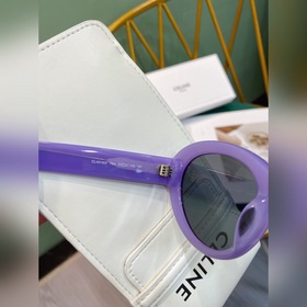 Новая реклама на официальном сайте CELINE. Простой стиль, который