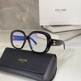 Новые товары на официальном сайте CELINE Минималистичный дизайн о