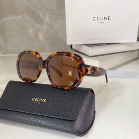 Новые товары на официальном сайте CELINE Минималистичный дизайн о