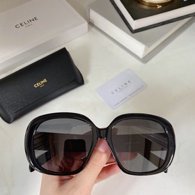 Новые товары на официальном сайте CELINE Минималистичный дизайн о