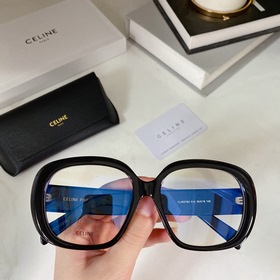 Новые товары на официальном сайте CELINE Минималистичный дизайн о